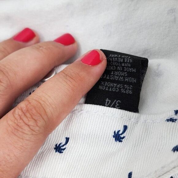 RUE21 White Palm Tree Print Shorts Womens Size 3/4 Summer Beach - Picture 8 of 8